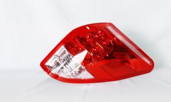 2008 Toyota RAV4 Tail Light Assembly Right TYC 11619701 image 1 of 4