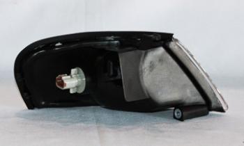1999 Nissan Altima Turn Signal / Parking Light Assembly Front Left TYC 18522400 image 2 of 2