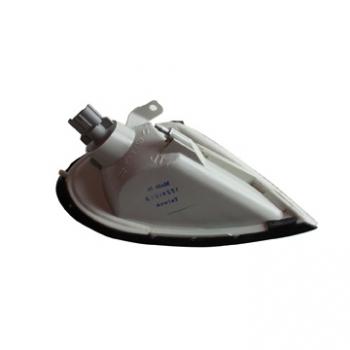 2000 Hyundai Elantra Turn Signal / Parking Light Assembly Front Left TYC 18559800 image 1 of 2