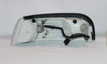 2010 Mercury Grand Marquis Turn Signal / Parking / Side Marker Light Assembly Front Right TYC 18604500 image 2 of 2