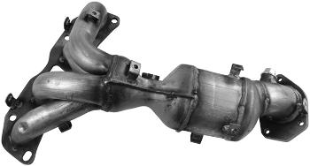 2017 Nissan Rogue Exhaust Manifold with Integrated Catalytic Converter