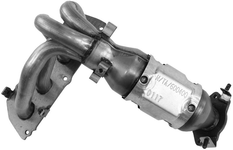 2013 Toyota Camry Exhaust Manifold with Integrated Catalytic Converter