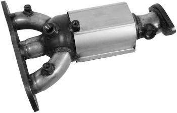 2009 Mitsubishi Outlander Exhaust Manifold with Integrated Catalytic Converter