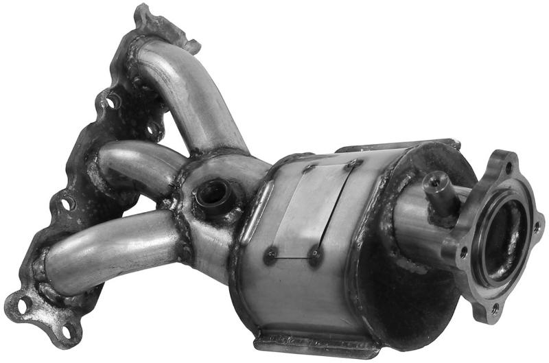 2009 Volvo XC90 Exhaust Manifold with Integrated Catalytic Converter