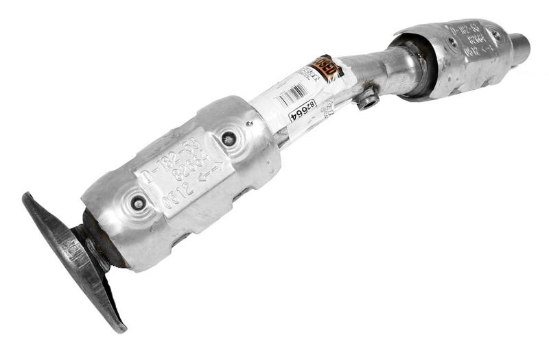 2003 Toyota Matrix Catalytic Converter Walker Exhaust 82664 image 1 of 1