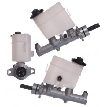 2002 Toyota Avalon Brake Master Cylinder ADVICS BMT820 image 1 of 1