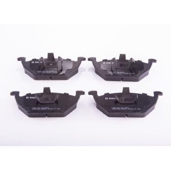 1999 Volkswagen Beetle Disc Brake Pad Front Bosch BC768 image 2 of 4