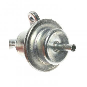 1988 Honda Civic Fuel Injection Pressure Regulator BWD 22837 image 1 of 3