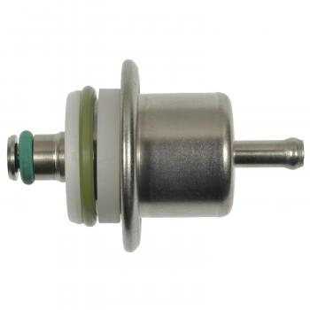 2009 Chevrolet Chevy Fuel Injection Pressure Regulator BWD 23072 image 2 of 3