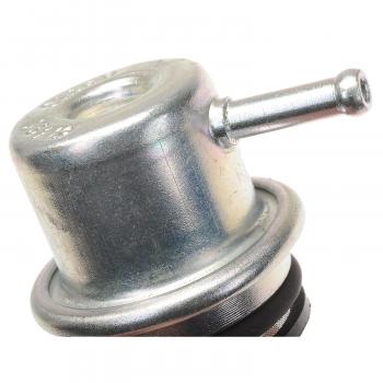 1999 Oldsmobile Aurora Fuel Injection Pressure Regulator BWD 24083 image 2 of 4