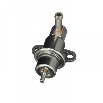 2002 Kia Magentis Fuel Injection Pressure Regulator BWD 24123 image 4 of 4