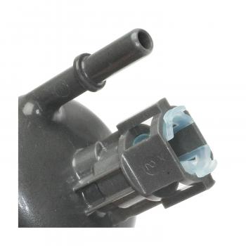 2004 Jeep Grand Cherokee Fuel Injection Pressure Regulator BWD 24197 image 2 of 4