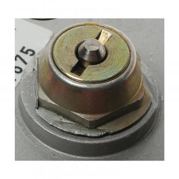 1991 Volkswagen Passat Fuel Injection Fuel Distributor BWD 26120 image 2 of 4