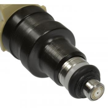 1995 Jeep Grand Cherokee Fuel Injector BWD 57136 image 1 of 4