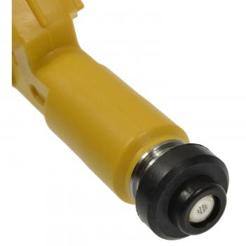 2001 Toyota RAV4 Fuel Injector