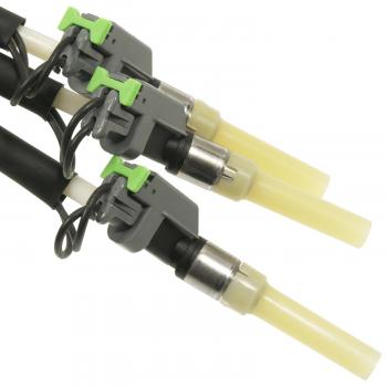 2000 Oldsmobile Bravada Fuel Injector BWD 63885 image 3 of 4