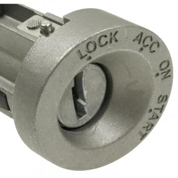 1984 Toyota 4Runner Ignition Lock Cylinder BWD CS1012L image 1 of 4