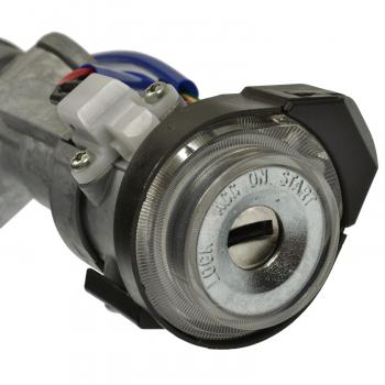 2006 Kia Sorento Ignition Lock and Cylinder Switch BWD CS1116 image 1 of 4