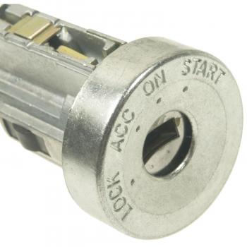 2000 Toyota RAV4 Ignition Lock Cylinder BWD CS710L image 1 of 4