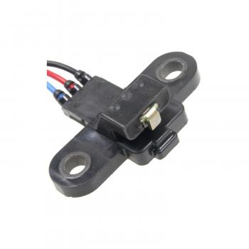 2003 Mitsubishi Outlander Engine Crankshaft Position Sensor BWD CSS1011 image 2 of 4