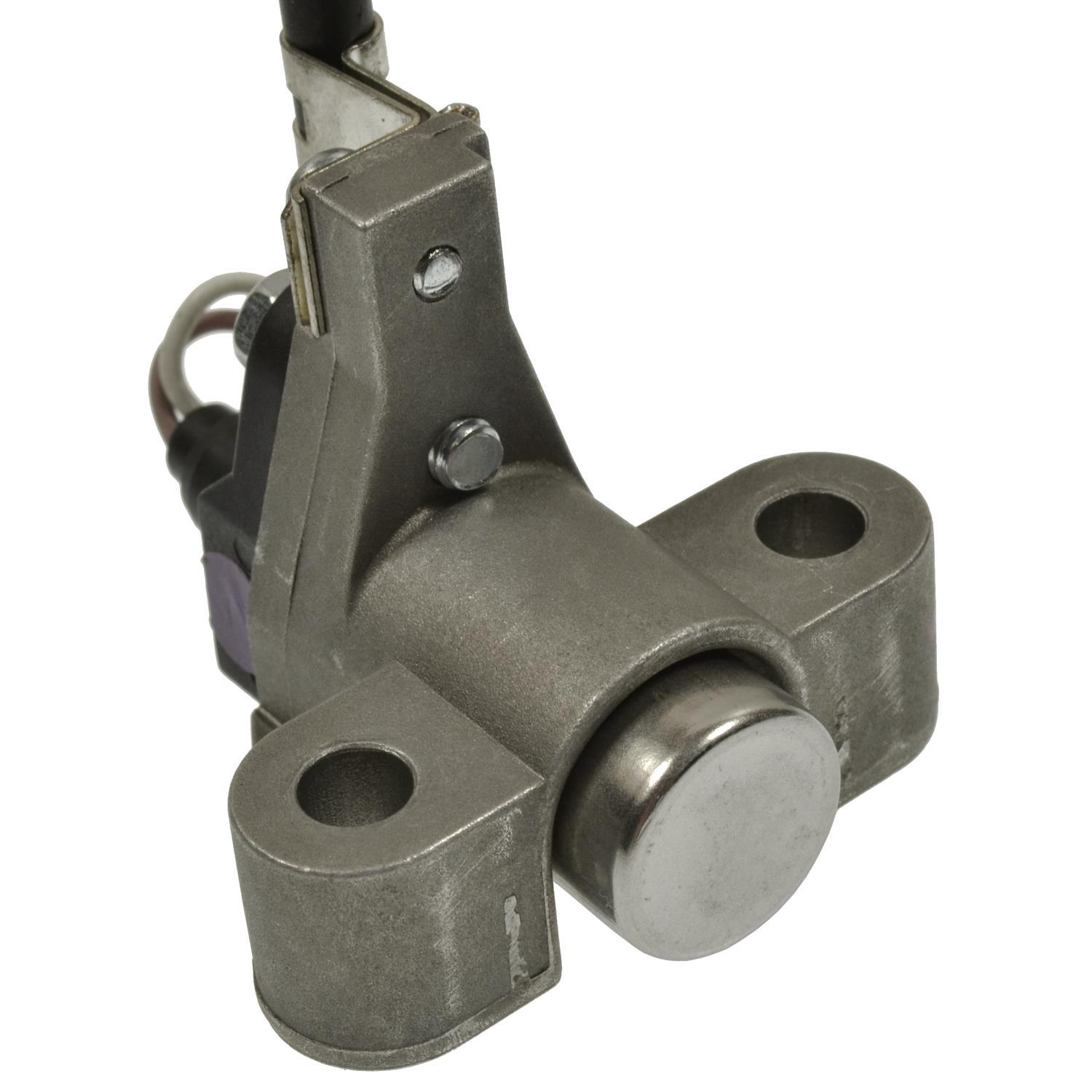 BWD CSS1582 Engine Camshaft Position Sensor product image 1 of 10