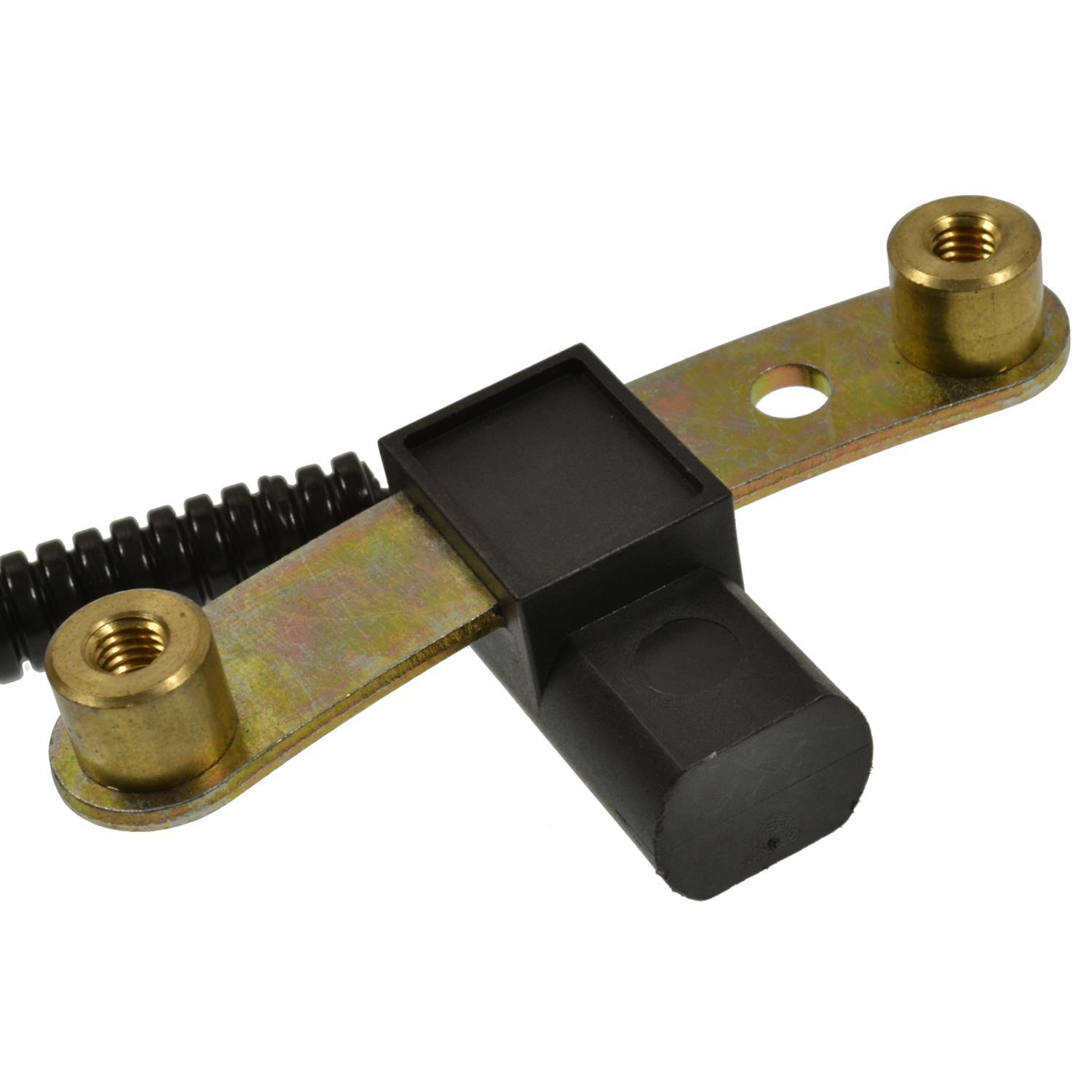 BWD CSS73 Engine Crankshaft Position Sensor product image 1 of 4