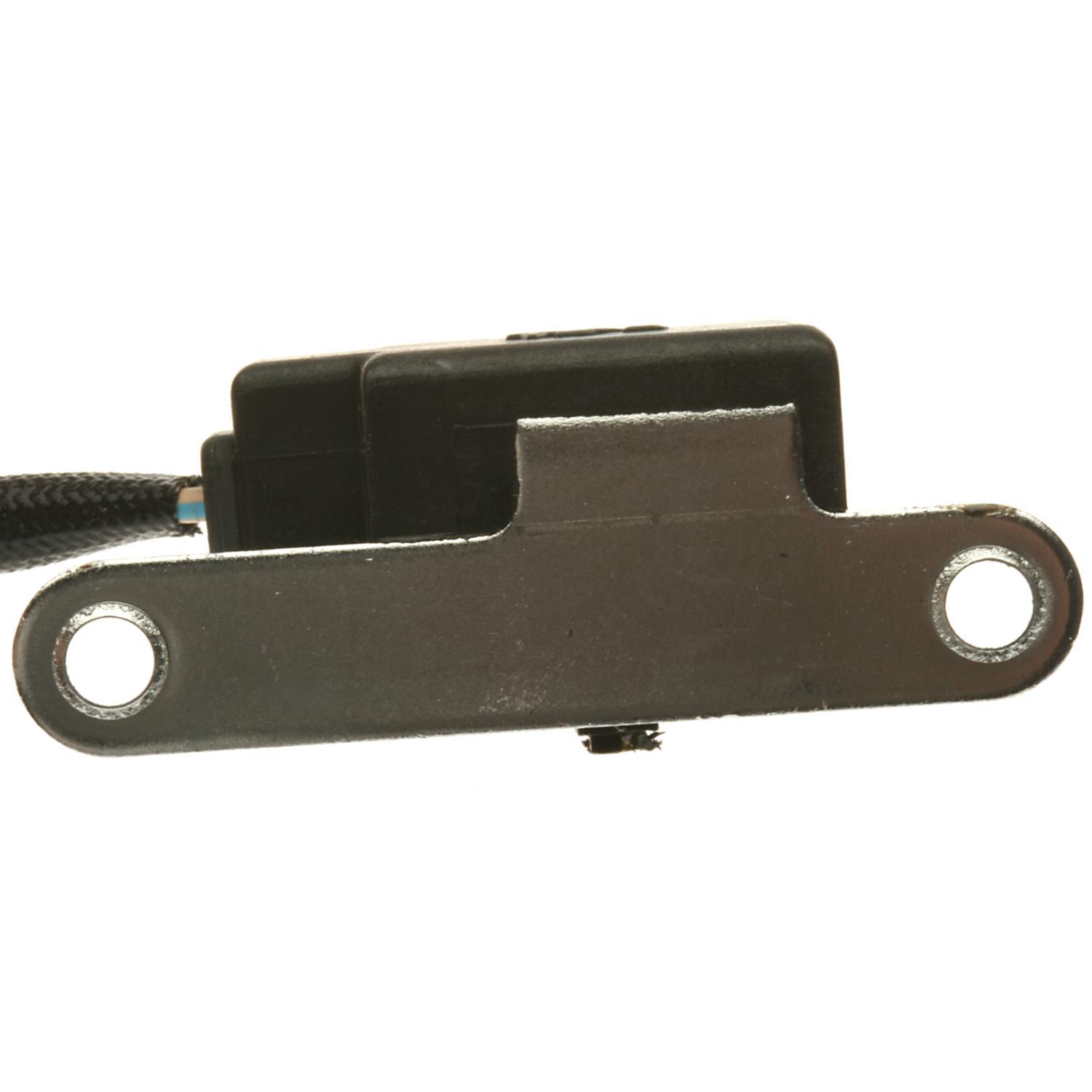BWD E921M - Engine Crankshaft Position Sensor BWD E921M Engine Crankshaft Position Sensor product image 3 of 3