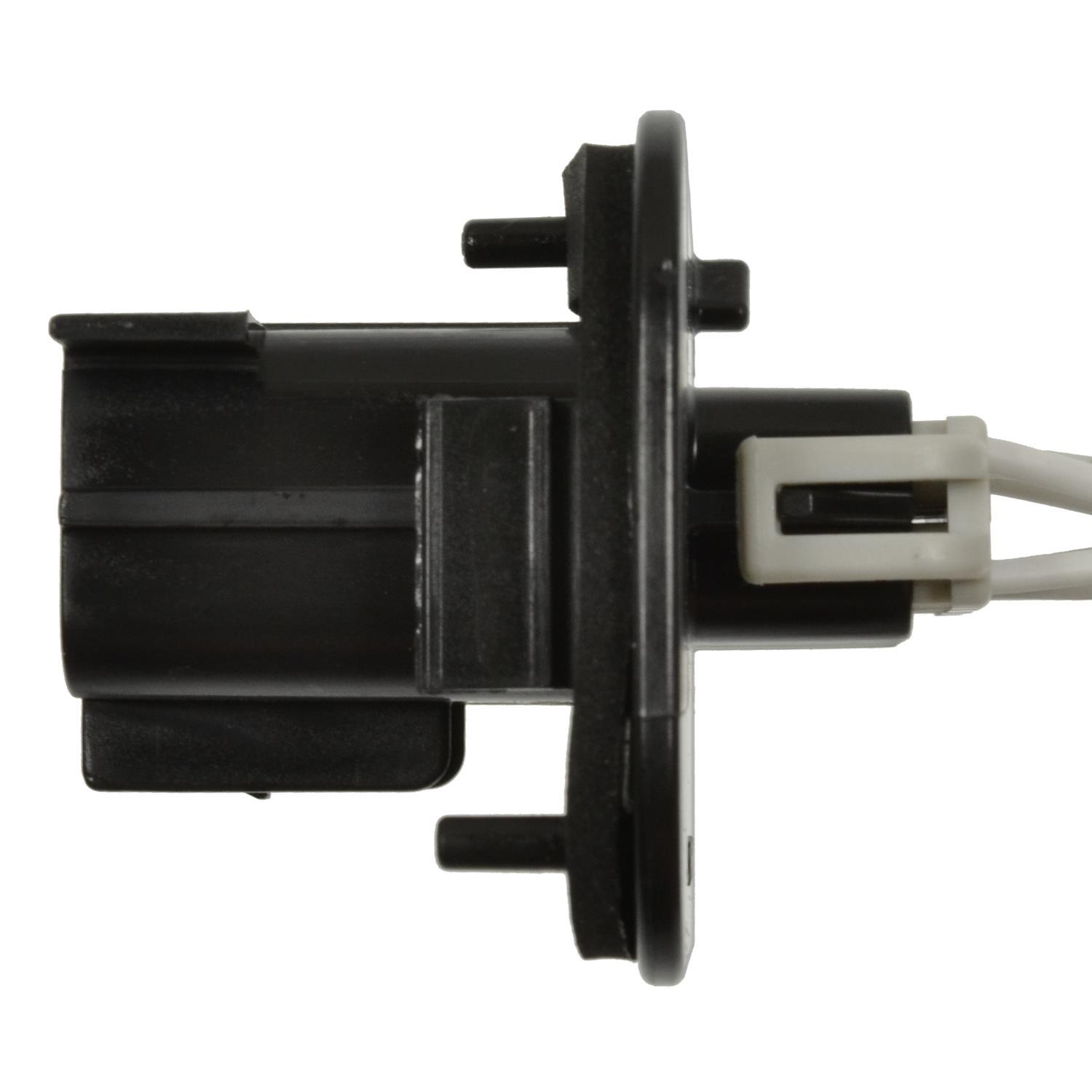 BWD PT2115 - Headlight Connector BWD PT2115 Headlight Connector product image 1 of 3