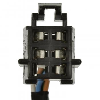 2000 GMC Savana 2500 Brake / Tail / Turn Signal Light Connector BWD PT2562 image 3 of 3
