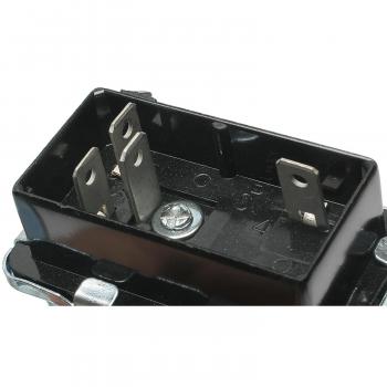 1984 Chrysler E Class A/C Compressor Control Relay BWD R3032 image 2 of 3