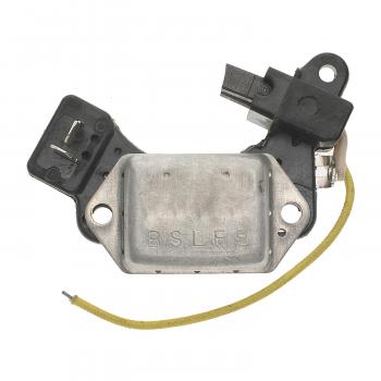 1979 Nissan 510 Voltage Regulator BWD R817 image 2 of 3
