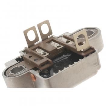 1982 Toyota Land Cruiser Voltage Regulator BWD R831 image 3 of 3
