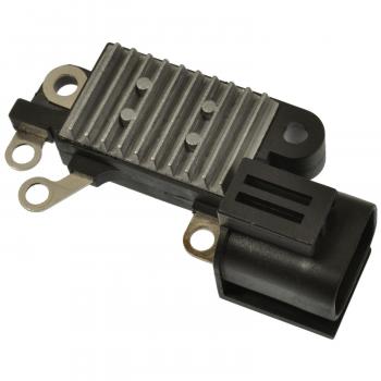 1994 Nissan Maxima Voltage Regulator BWD R867 image 2 of 3