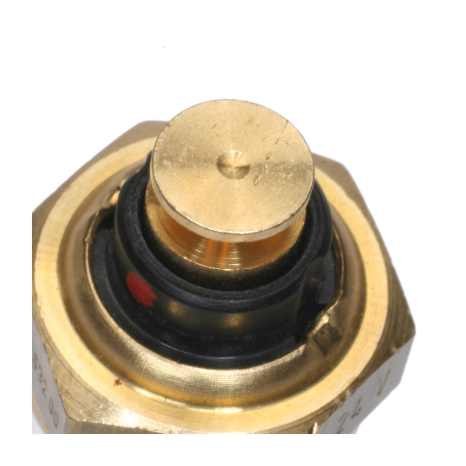 BWD WT5187 Engine Oil Temperature Sender product image 1 of 3
