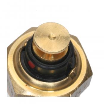 1971 Porsche 911 Engine Oil Temperature Sender BWD WT5187 image 1 of 3