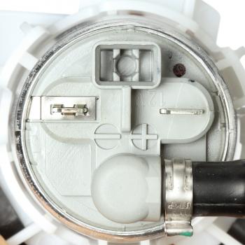 2003 BMW M5 Fuel Pump and Strainer Set Delphi FE0741 image 3 of 4
