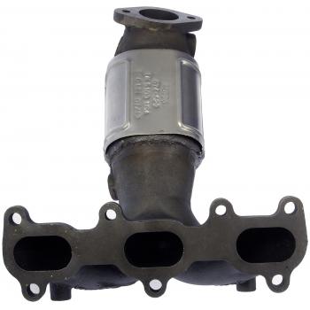 2005 Kia Optima Exhaust Manifold with Integrated Catalytic Converter