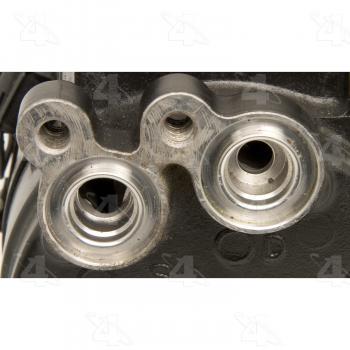 2007 Volvo XC70 A/C Compressor Four Seasons 57544 image 4 of 4
