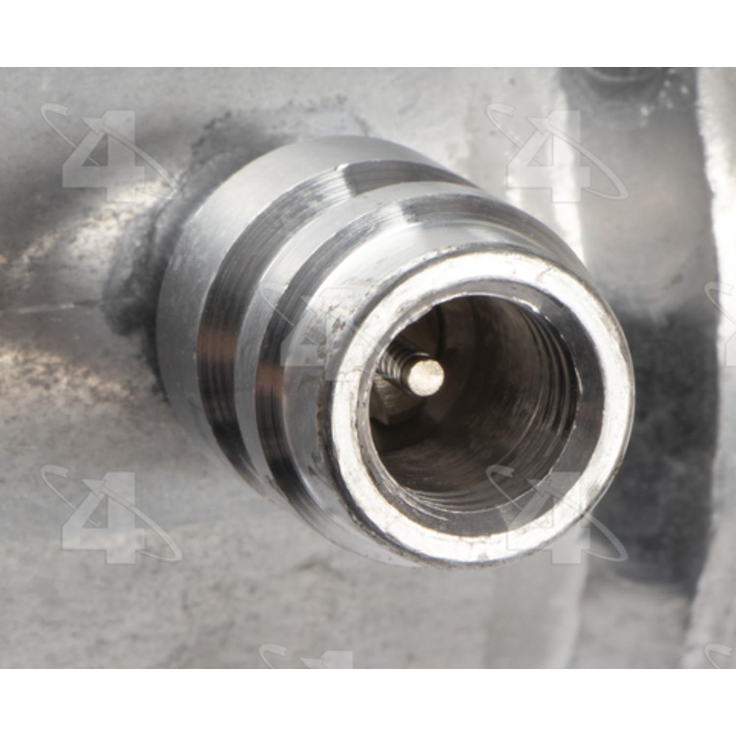 Four Seasons 66870 - A/C Refrigerant Discharge / Suction Hose Assembly Four Seasons 66870 A/C Manifold Hose Assembly product image 3 of 4