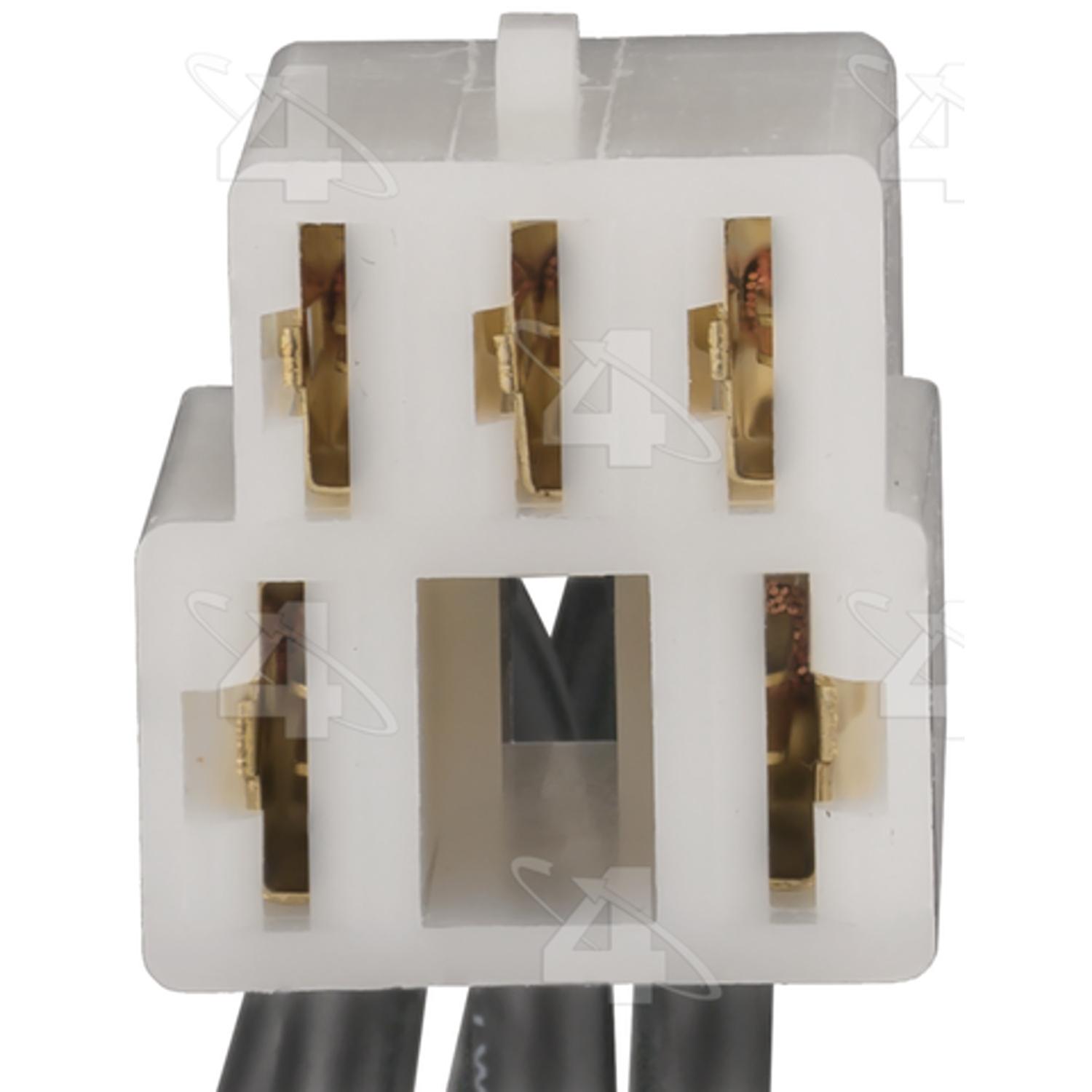 Four Seasons 70059 A/C Clutch Control Relay Harness Connector product image 2 of 4