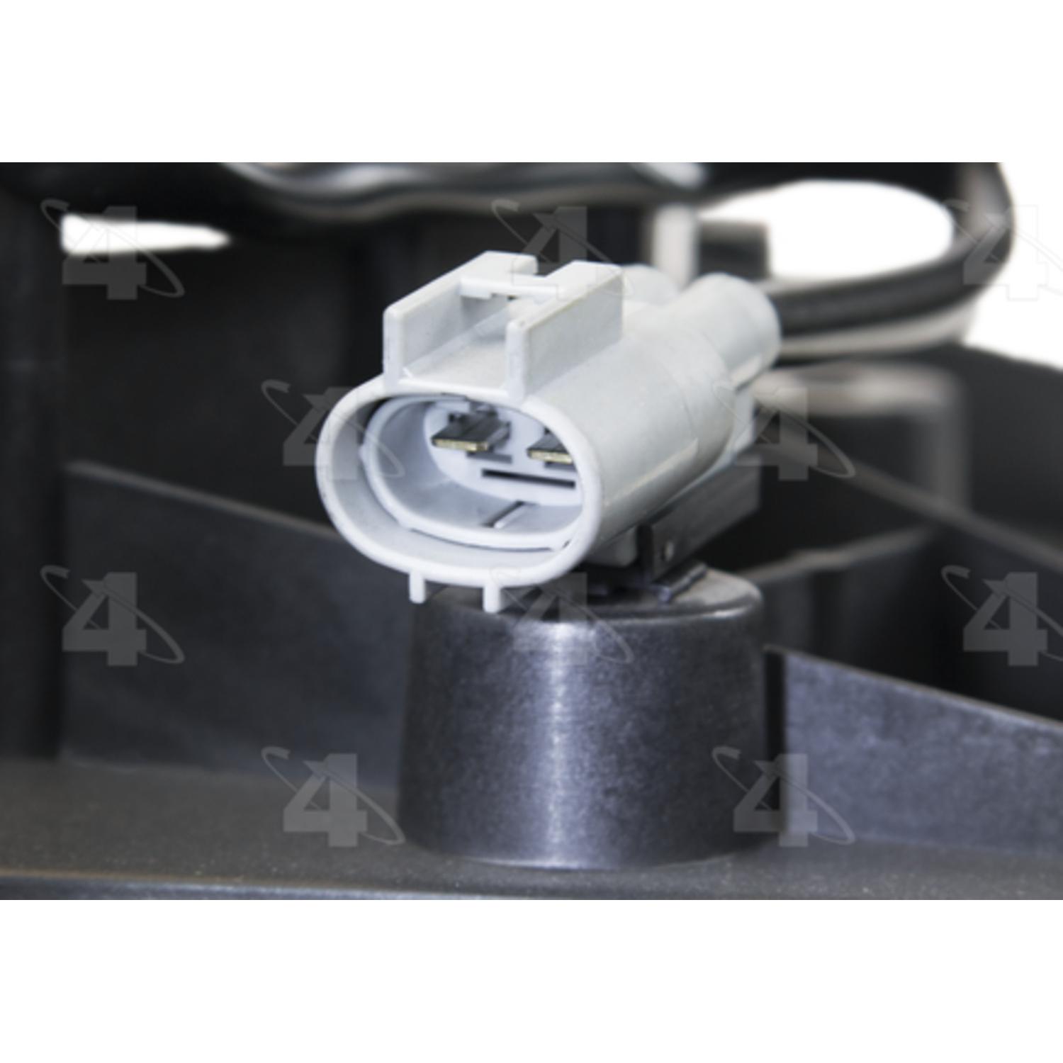 Four Seasons 76223 - Engine Cooling Fan Assembly Four Seasons 76223 Dual Radiator and Condenser Fan Assembly product image 3 of 5