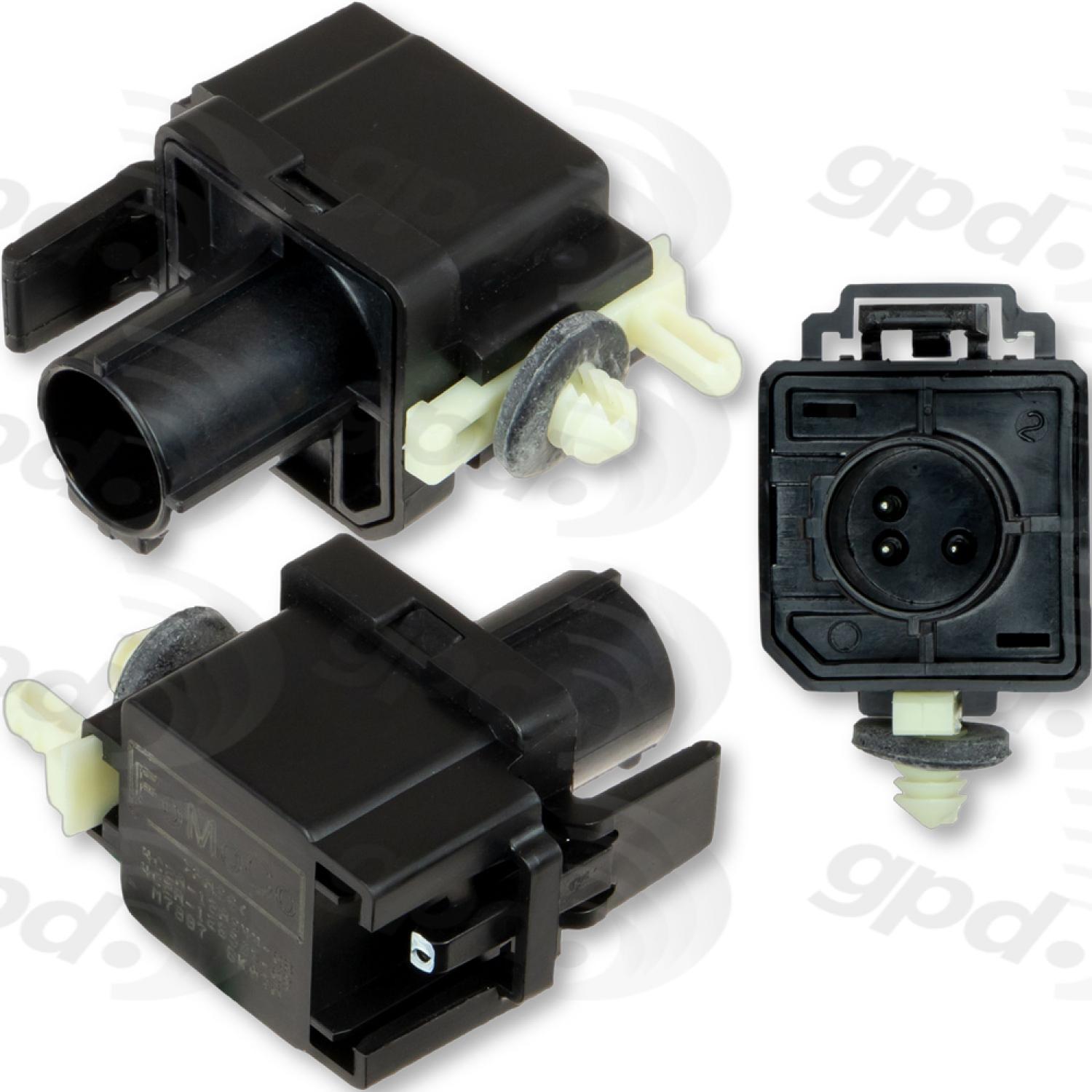 Global Parts Distributors 1811663 - Barometric Pressure Sensor Global Parts Distributors 1811663 Barometric Pressure Sensor product image 1 of 1