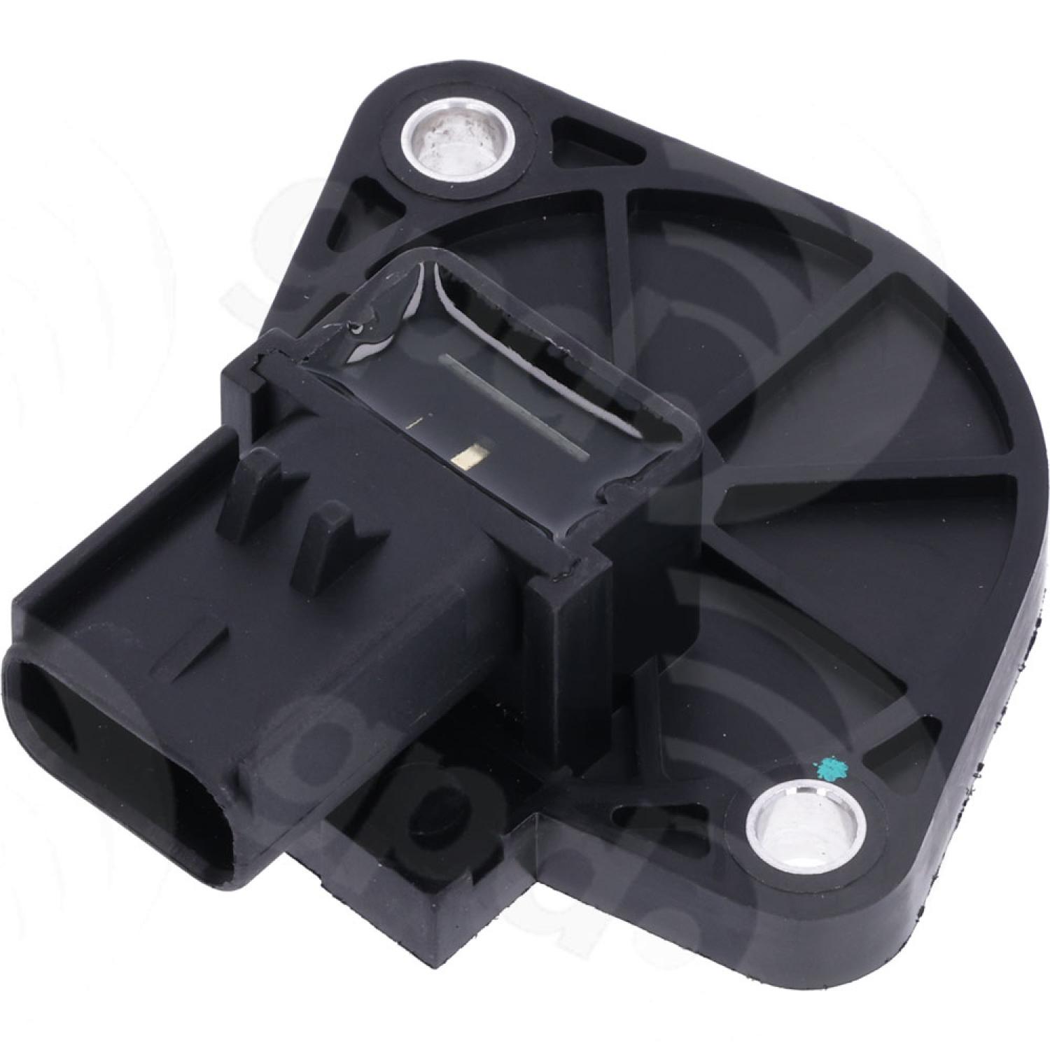 Global Parts Distributors 1812375 - Engine Camshaft Position Sensor Global Parts Distributors 1812375 Engine Camshaft Position Sensor product image 1 of 1