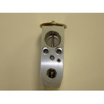 2003 Nissan Maxima A/C Expansion Valve Global Parts Distributors 3411392 image 1 of 1