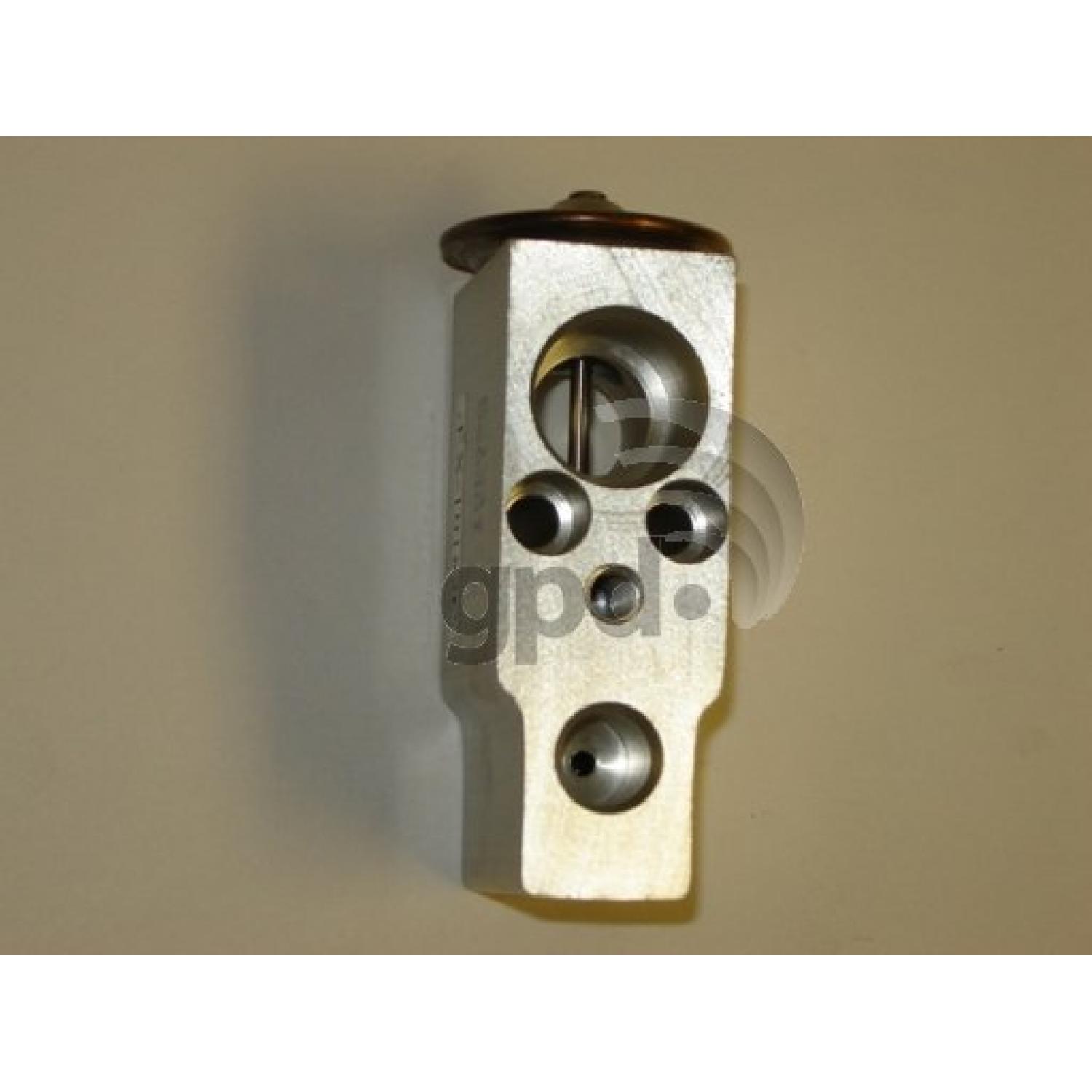 Global Parts Distributors 3411418 - A/C Expansion Valve Global Parts Distributors 3411418 A/C Expansion Valve product image 1 of 1