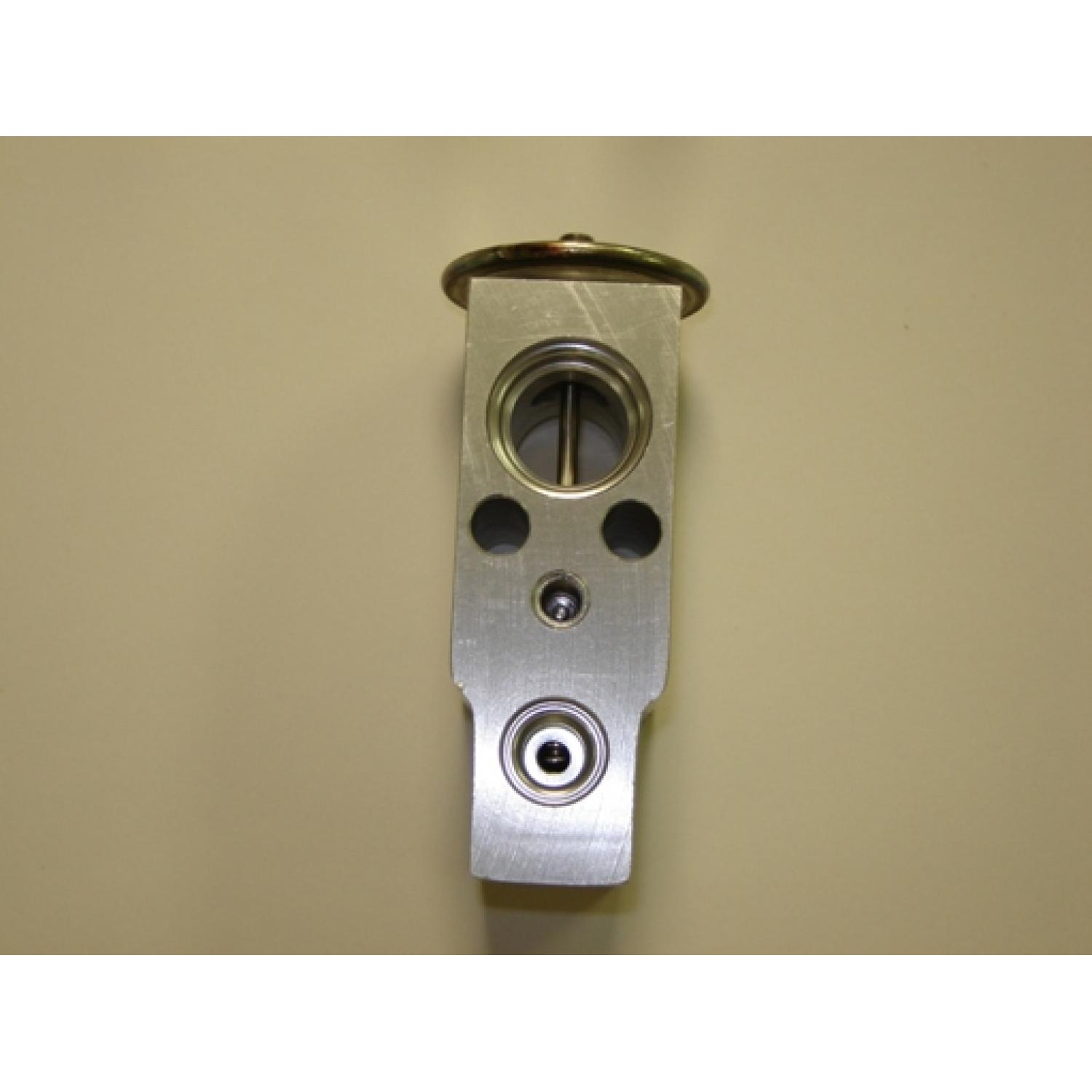Global Parts Distributors 9441477 - A/C Receiver Drier Kit Global Parts Distributors 9441477 A/C Receiver Drier Kit product image 2 of 3