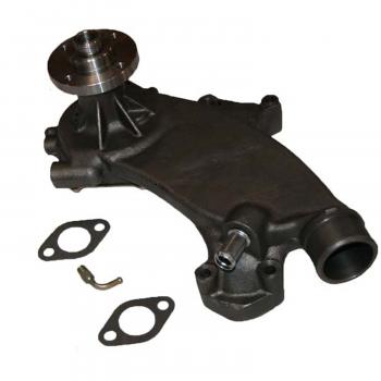 2000 GMC B7 Engine Water Pump GMB 1309600 image 1 of 4