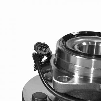 1999 Chevrolet Tahoe Wheel Bearing and Hub Assembly Front GSP 106024 image 2 of 4