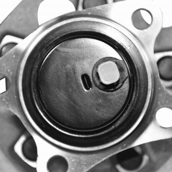 2013 Toyota Highlander Wheel Bearing and Hub Assembly Rear Left GSP 693419 image 3 of 4