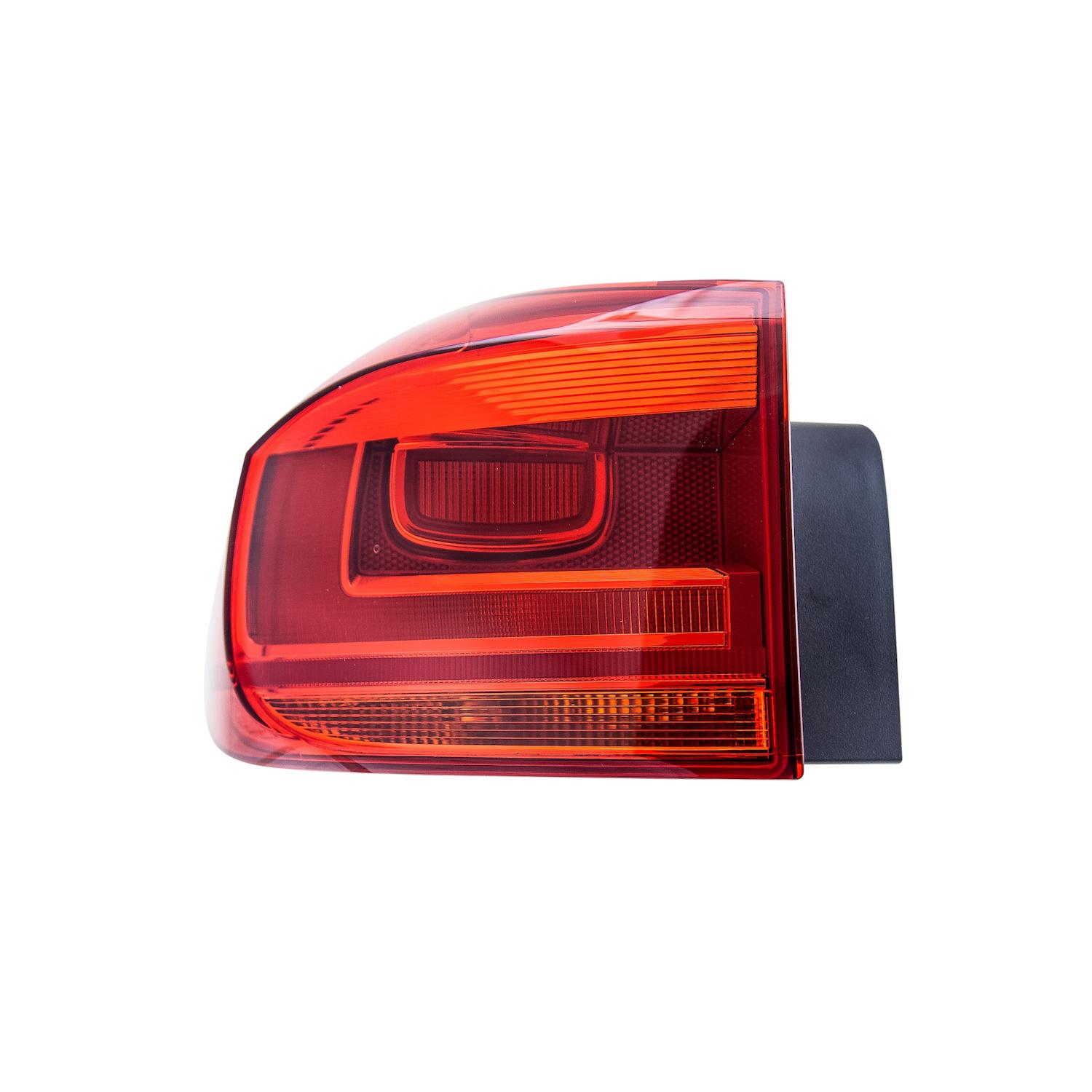 HELLA 010738111 - Tail Light Assembly HELLA 010738111 Tail Light product image 3 of 7